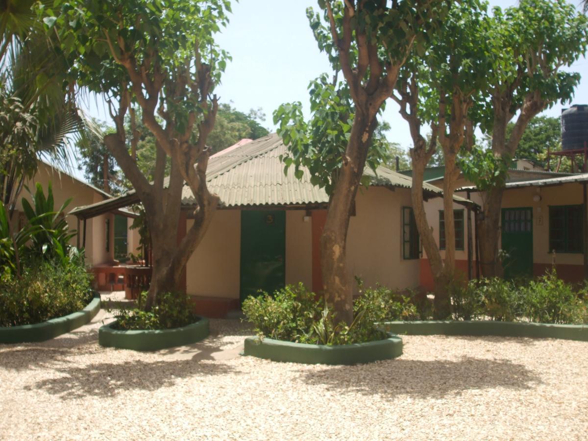 Camping-Sukuta & Lodge Ngoại thất bức ảnh
