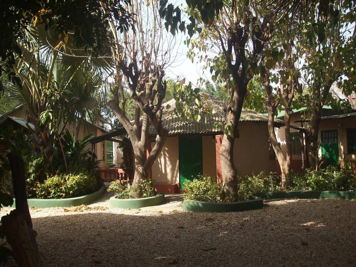 Camping-Sukuta & Lodge Ngoại thất bức ảnh